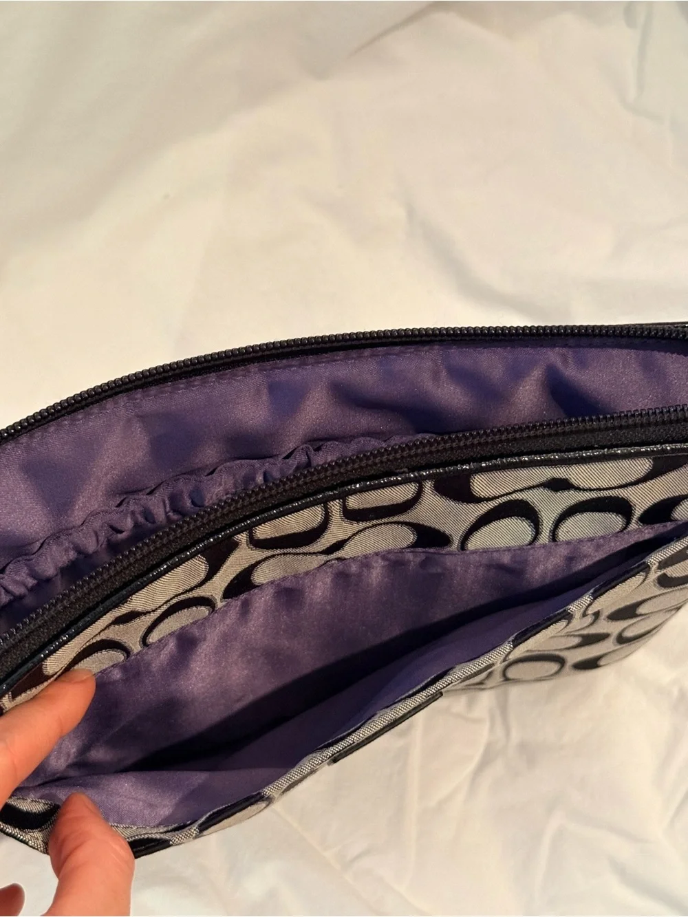 Coach Signature Canvas Zip Tablet Sleeve iPad Case Black Gray Purple Lining